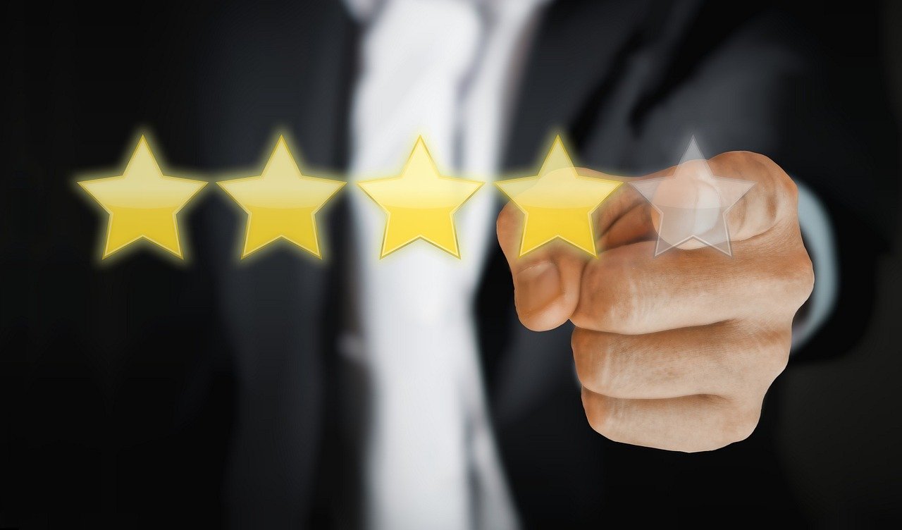 Checking online reviews — star ratings - Image by Tumisu https://pixabay.com/users/tumisu-148124/?utm_source=link-attribution&utm_medium=referral&utm_campaign=image&utm_content=5207277